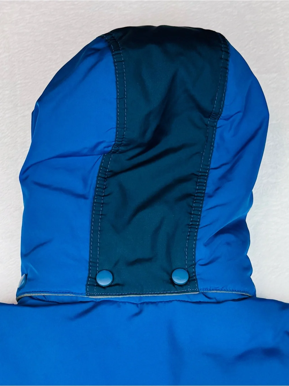 Old Navy Boys Winter Coat. Size XL (14-16). Royal/ Navy Blue. Removable hood.